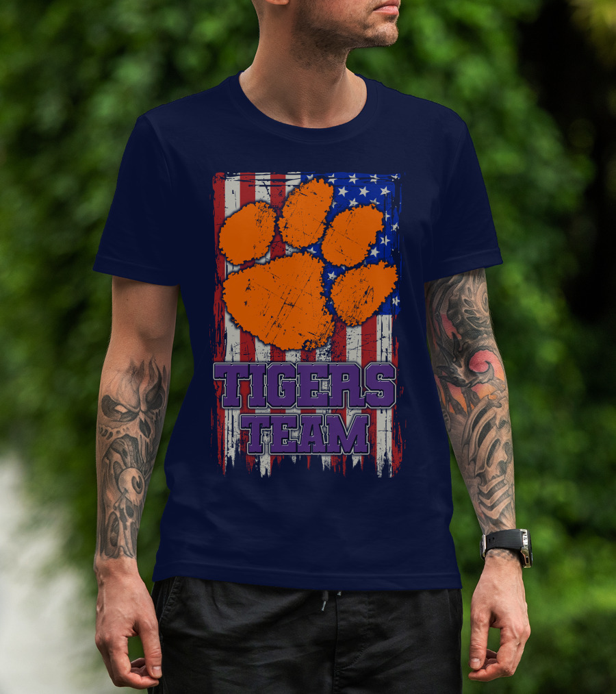 Clemson Tigers Team American Flag Paw Print T-Shirt