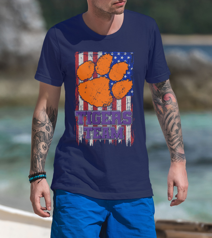 Clemson Tigers Team American Flag Paw Print T-Shirt