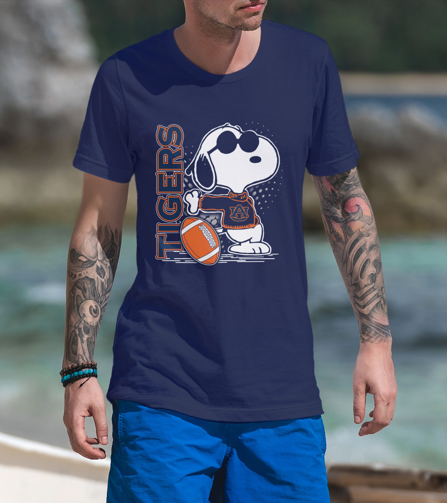 Snoopy Auburn Tigers Football T-Shirt