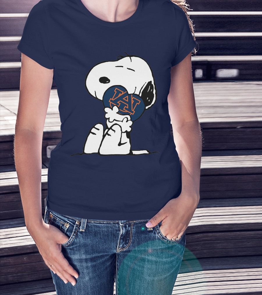 Auburn Tigers Snoopy Hugging Au T-Shirt