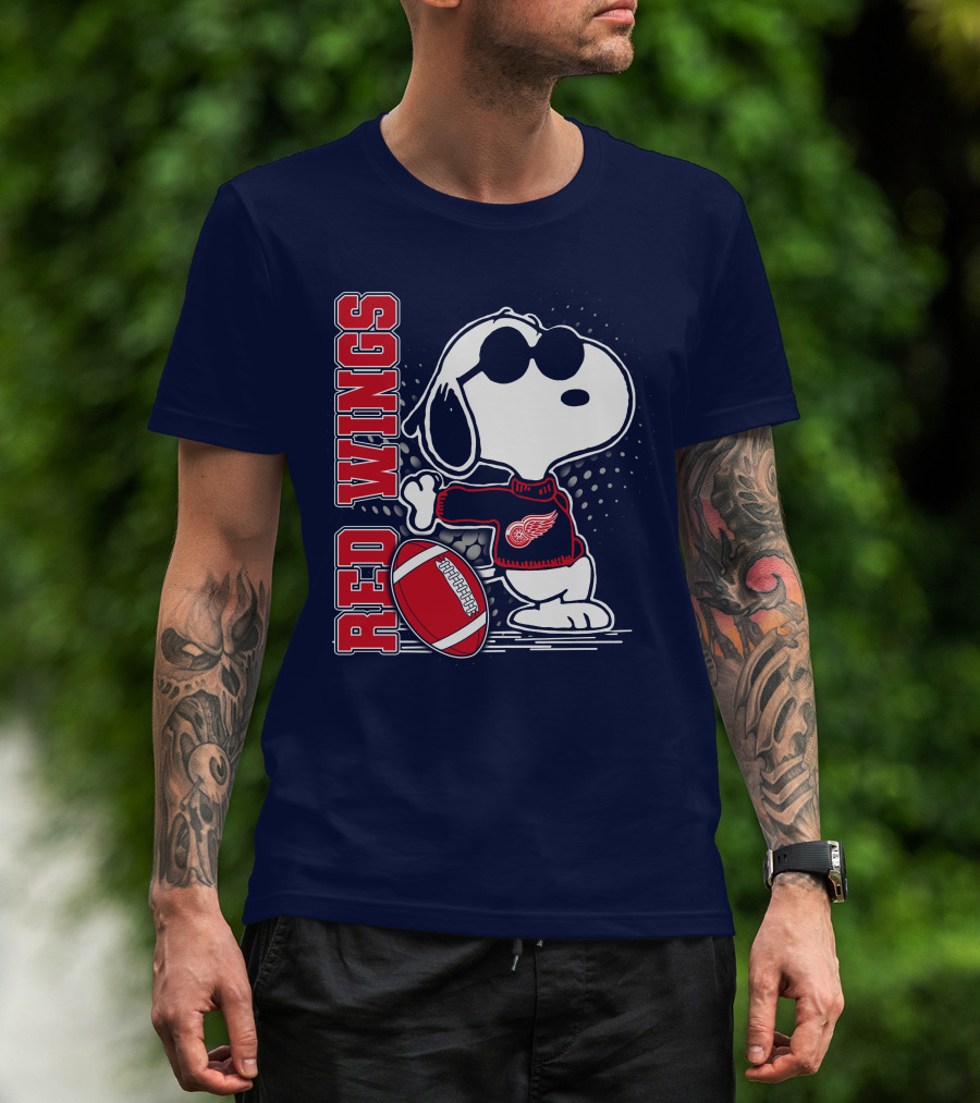 Red Wings Detroit Snoopy Football Peanuts T-Shirt