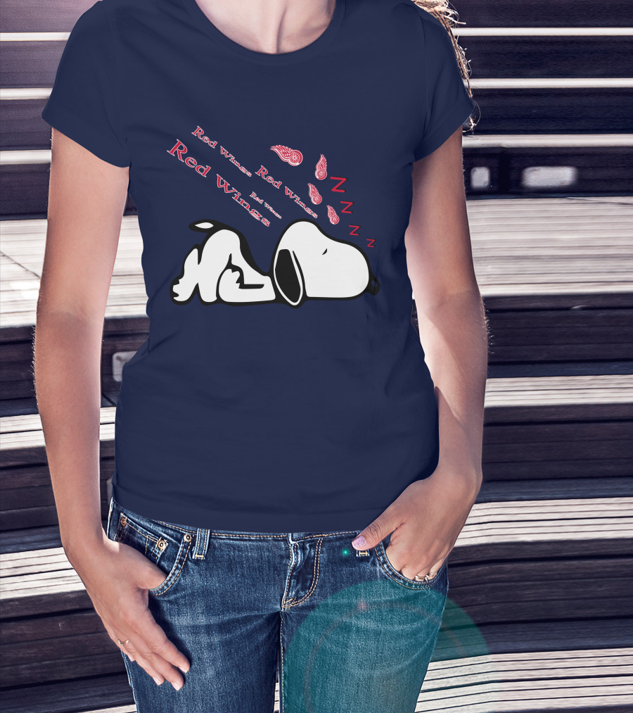 Red Wings Detroit Peanuts Snoopy Sleeping Hockey Team T-Shirt