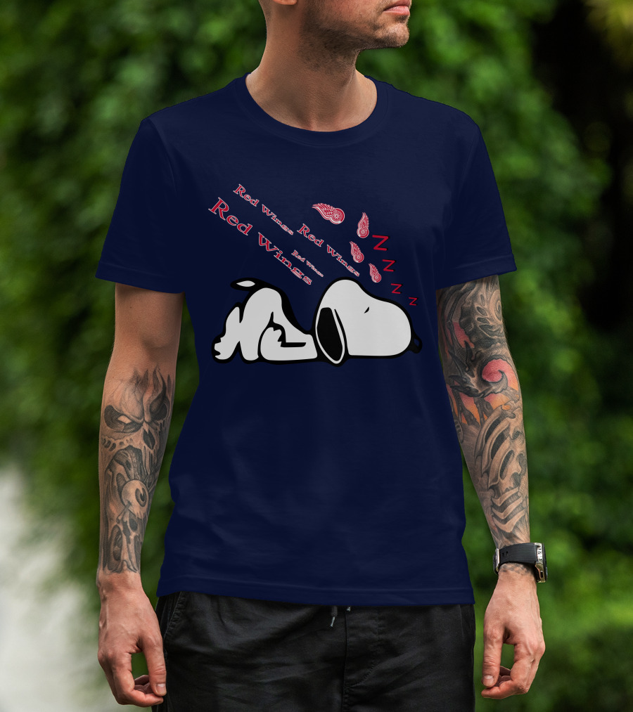Red Wings Detroit Peanuts Snoopy Sleeping Hockey Team T-Shirt