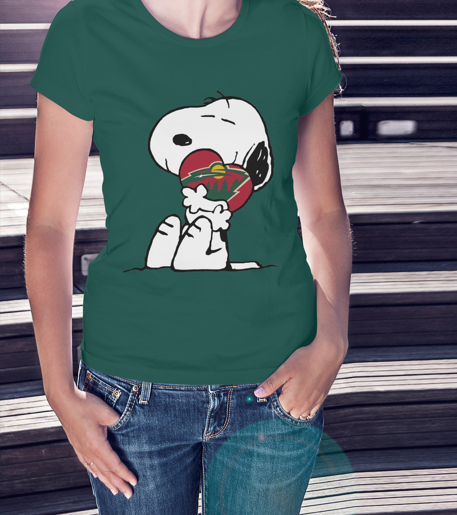 Snoopy Holding Minnesota Wild Heart T-Shirt