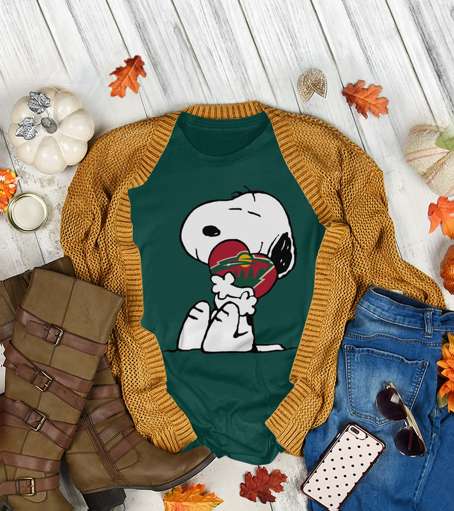 Snoopy Holding Minnesota Wild Heart T-Shirt