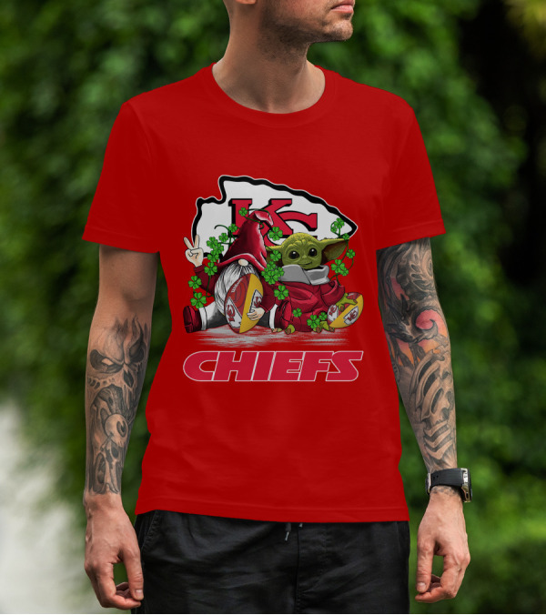 Kansas City Chiefs St. Patrick’s Day Baby Yoda And Gnome Football Shamrocks T-Shirt