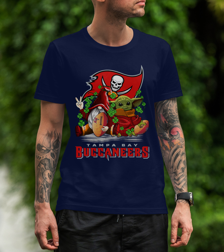 Tampa Bay Buccaneers Gnome And Baby Alien Football Peace T-Shirt