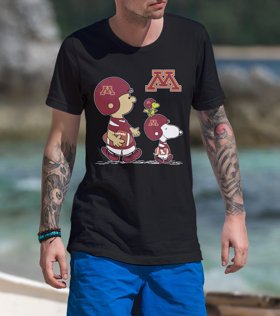 Minnesota Golden Gophers Charlie Brown Snoopy Football Player Helmets T-Shirt
