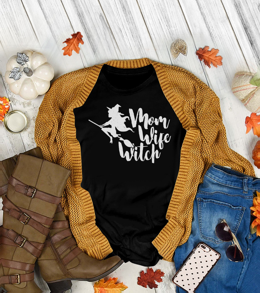 Mom Wife Witch Flying Silhouette On Broomstick T-Shirt