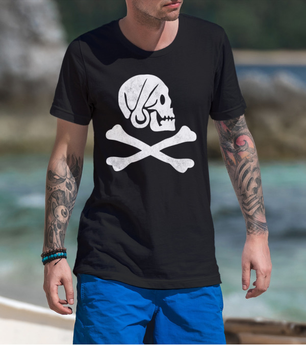 Pirate Bones Skull Jolly Roger Iconic T-Shirt