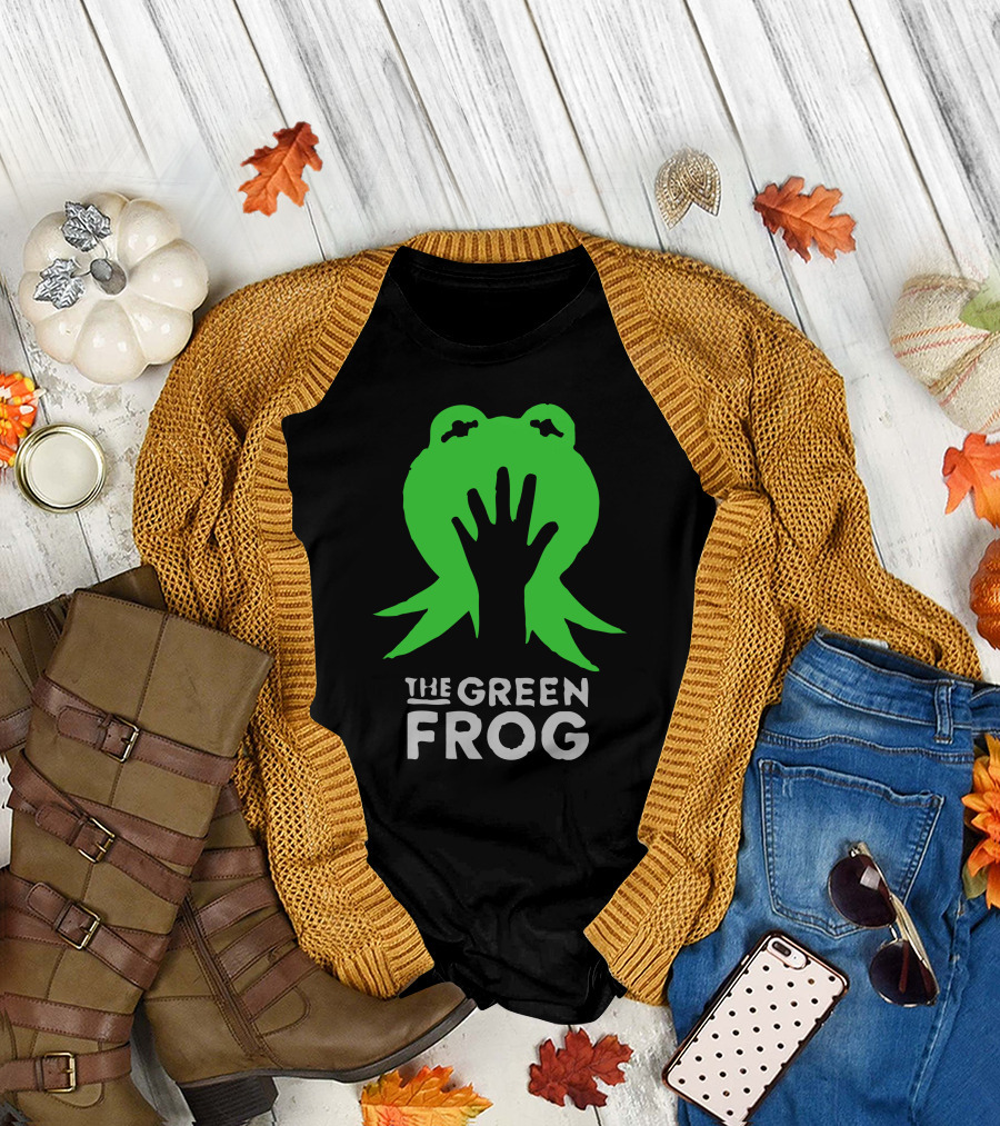 THE GREEN FROG Silhouette Hand Frog Image T-Shirt