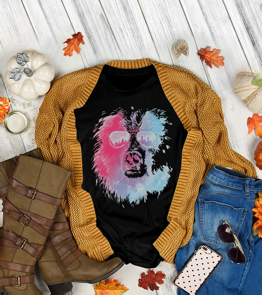 Call Of The Wild Bear with Sunglasses City Reflection T-Shirt