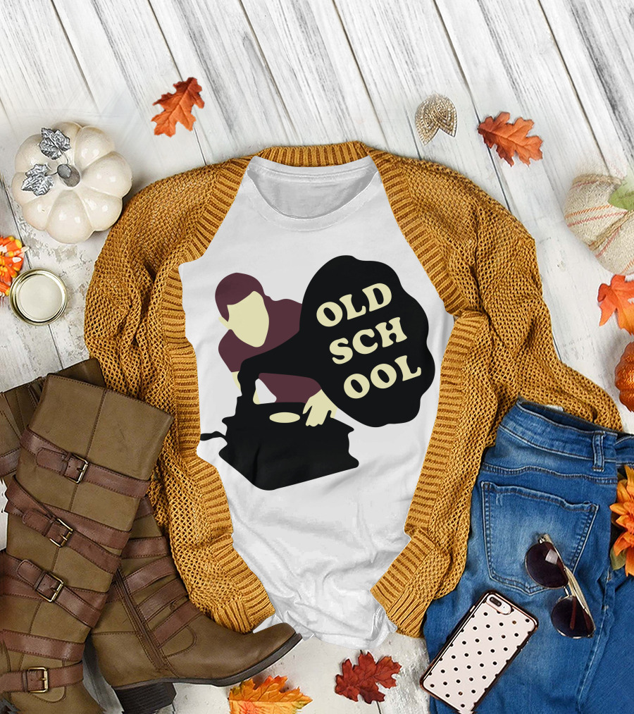 Old School DJ Vintage Turntable Record Player T-Shirt