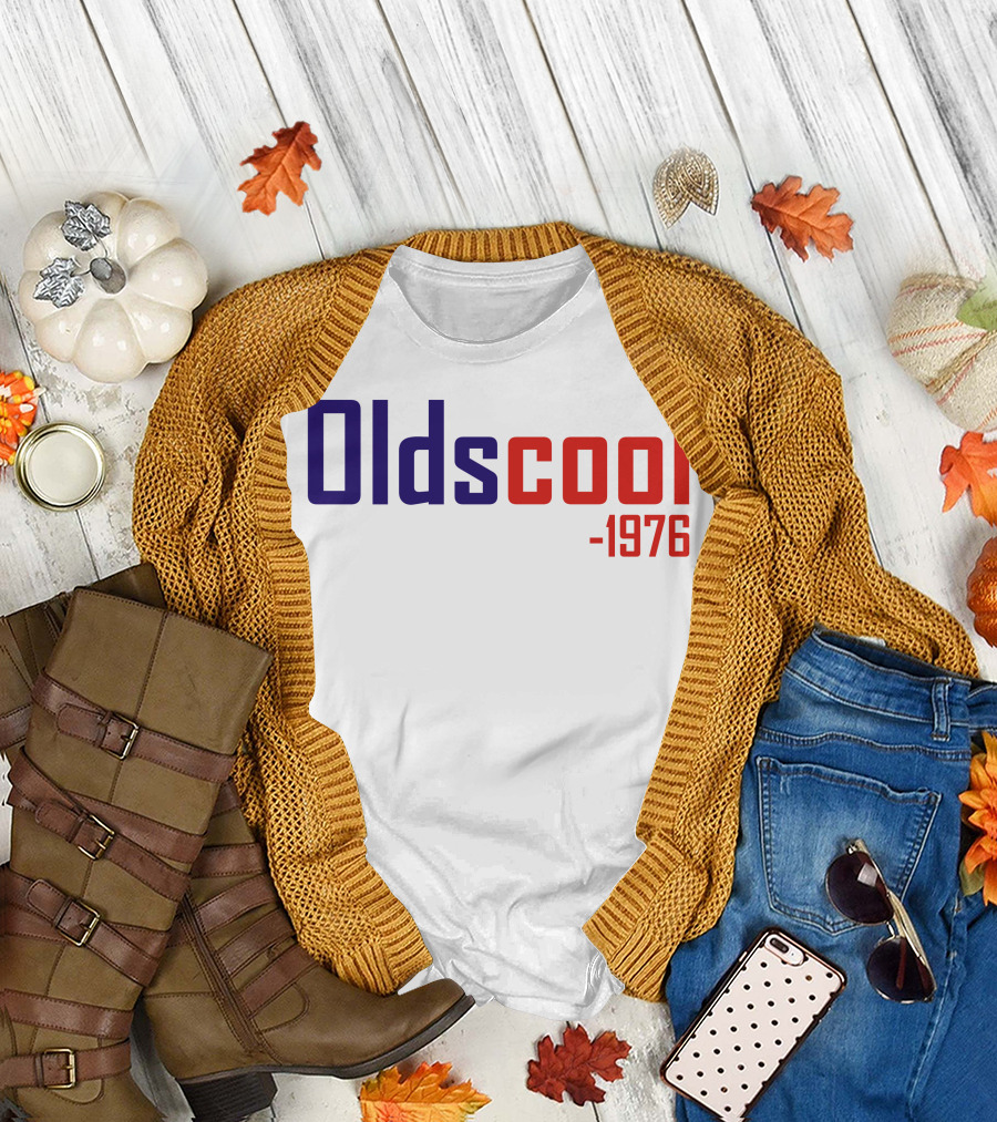 Oldscool 1976 Retro Theme with Bold Typography T-Shirt