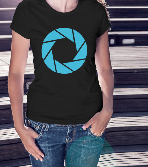 Camera Shutter Aperture Science Blue Black T-Shirt