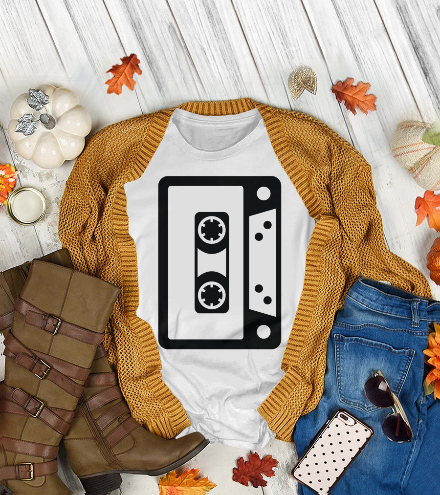 Retro Cassette Tape Vintage Music Lovers Iconic T-Shirt