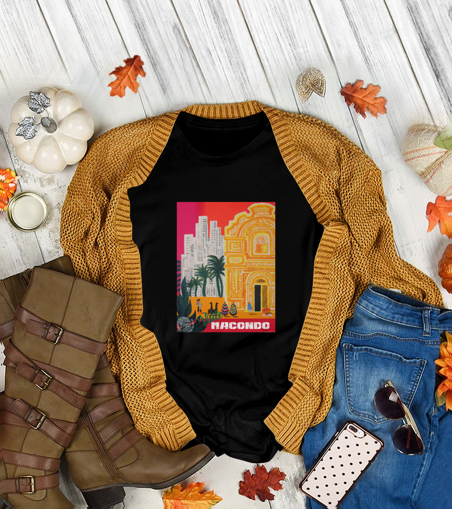 Visite Macondo Vibrant Cityscape and Architectural Wonderland T-Shirt
