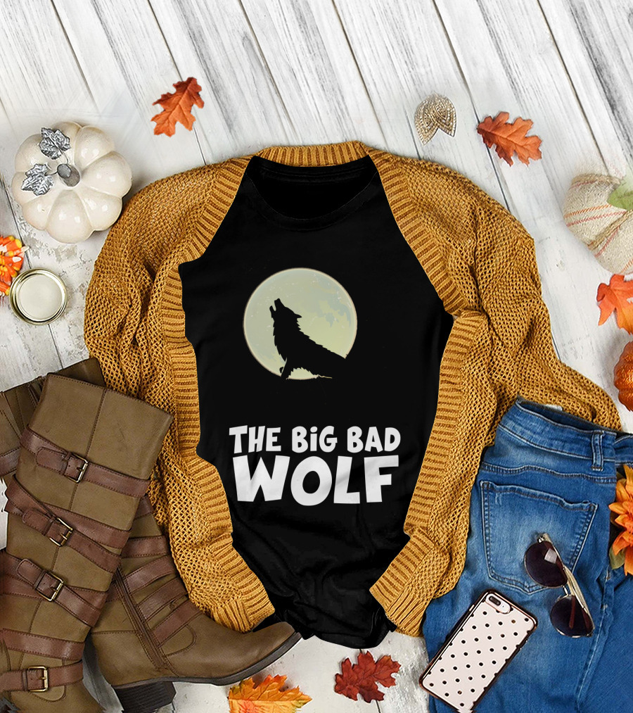 The Big Bad Wolf Howling at Moon with Flying Bat Halloween T-Shirt