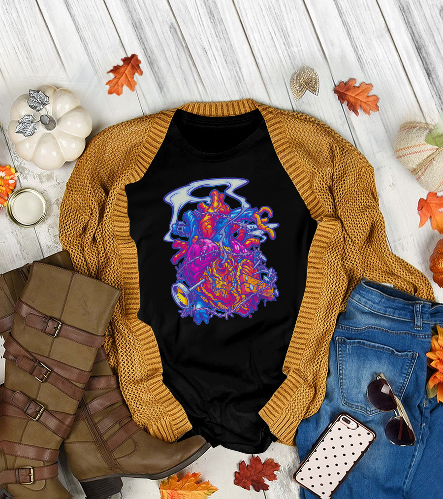 Busted Heart Surreal Barbed Wire Clock T-Shirt