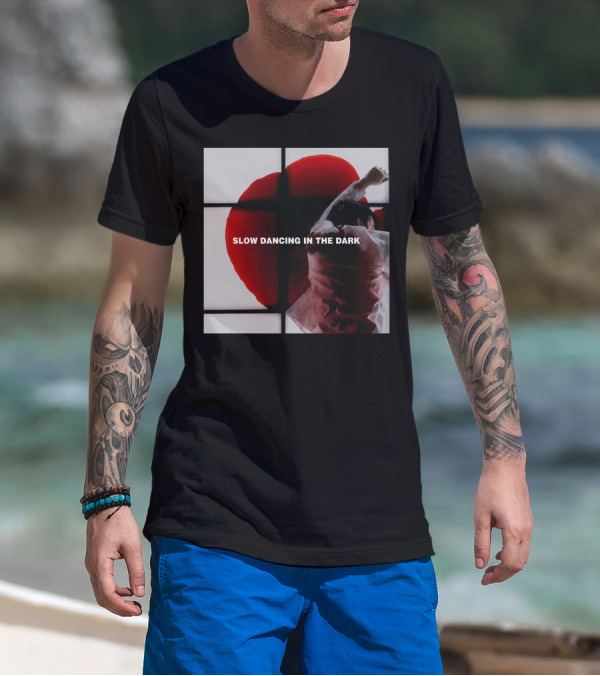 SLOW DANCING IN THE DARK Red Heart Background T-Shirt