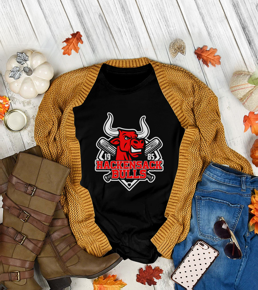 Hackensack Bulls 1985 Red Bull Baseball T-Shirt