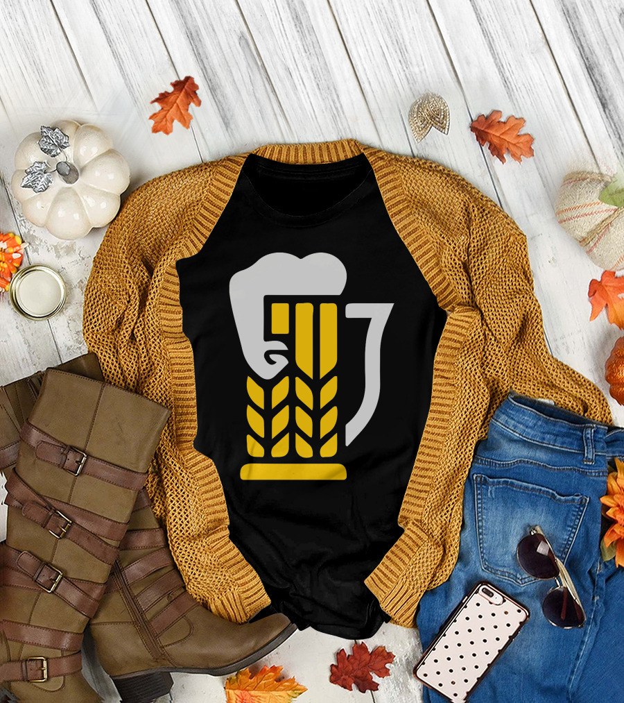 Beer Arm Strong Wheat Mug with Foam Flexing Muscle T-Shirt