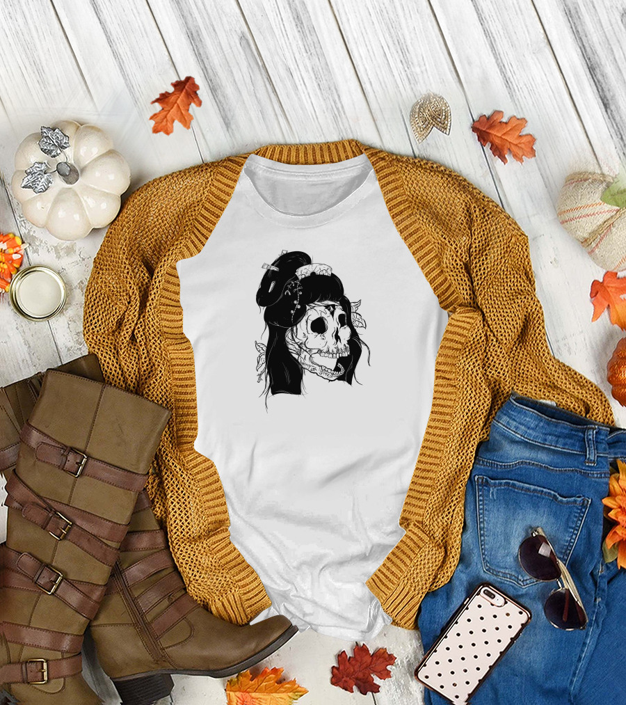 Undead Geisha Skull Art with Hair and Kimono Details T-Shirt