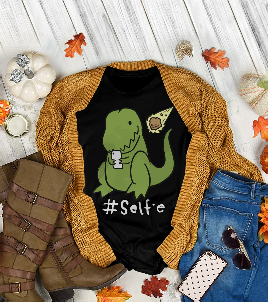 Selfie Dinosaur Meteor Moment T-Shirt