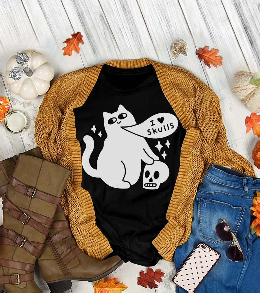 I Love Skulls Cat with Speech Bubble and Stars T-Shirt