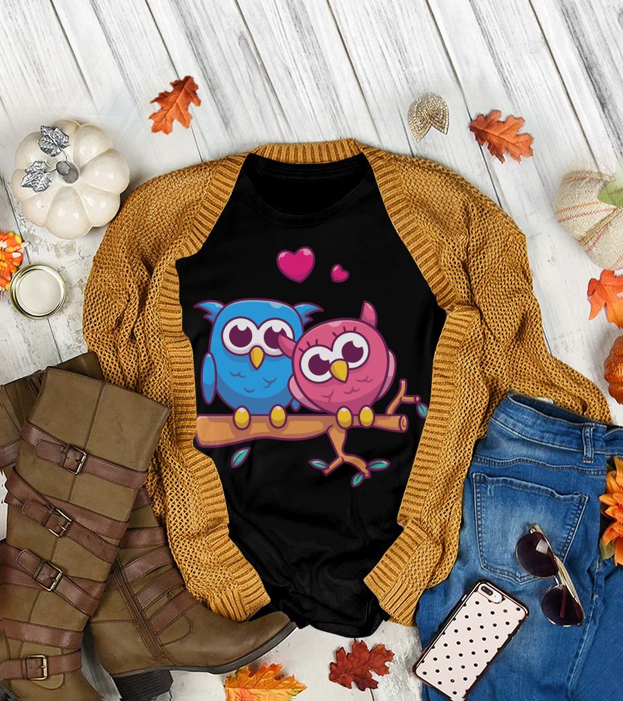 Couple of Owl Fall in Love with Hearts and Branch T-Shirt