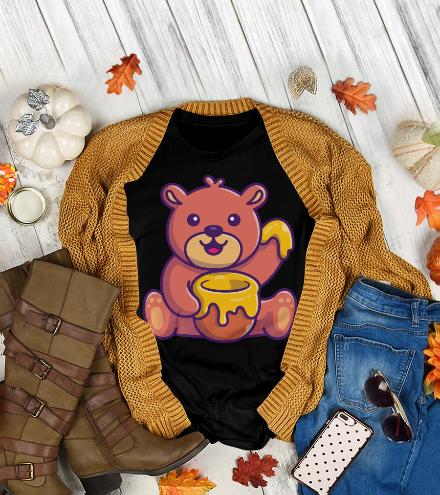 Cute Teddy Bear with Honey Pot and Dripping Paw T-Shirt