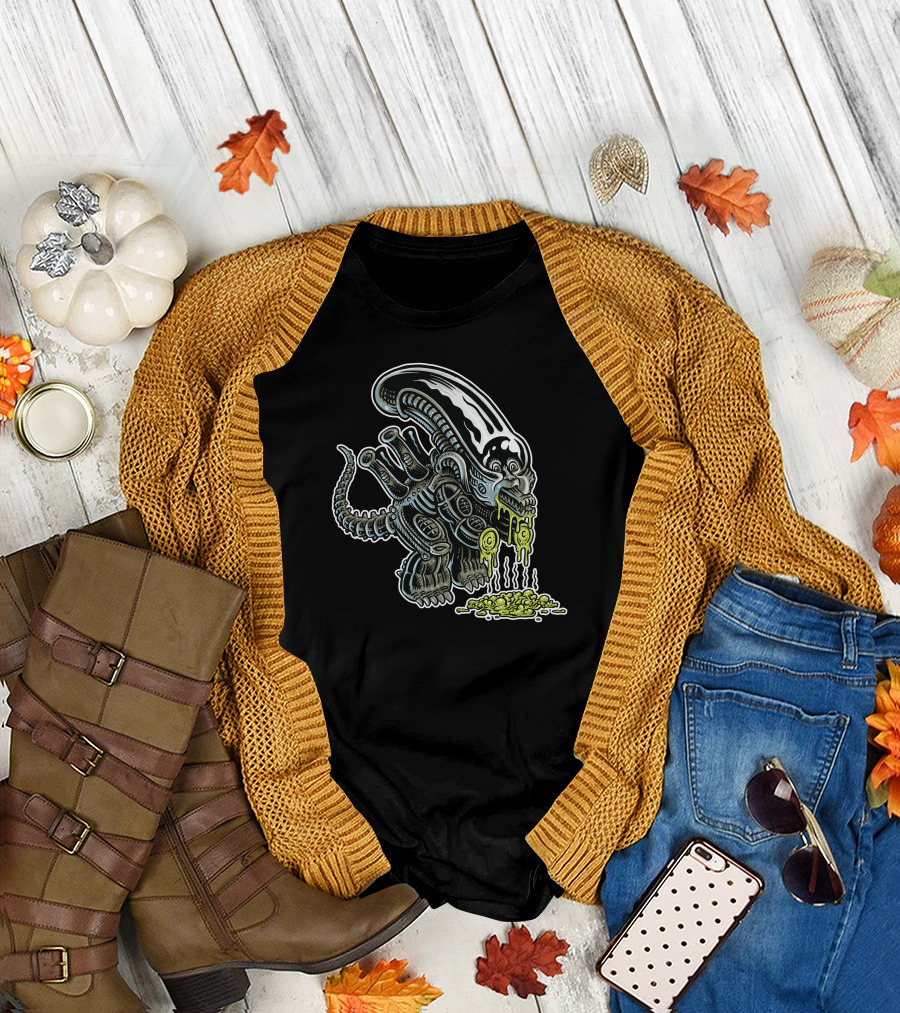 14A Alien Creature Dripping Green Slime 223 T-Shirt