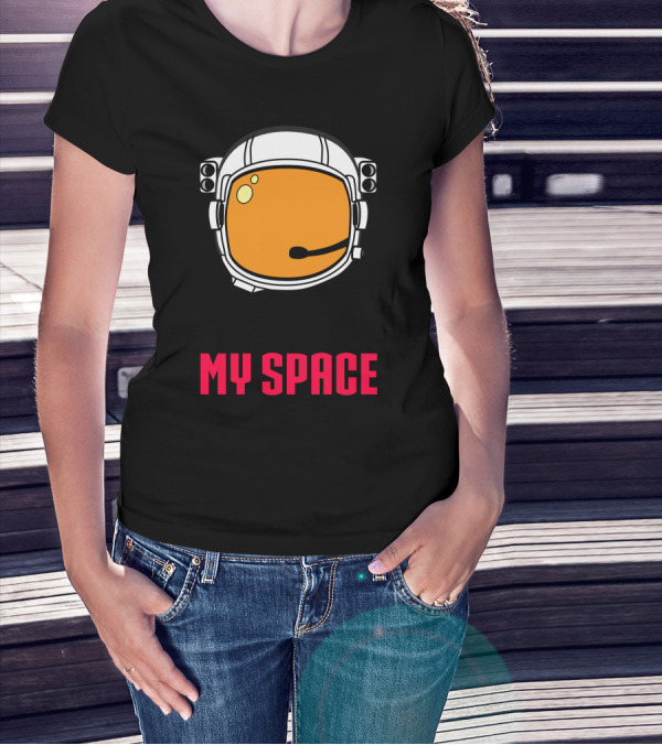 Astronaut Helmet I Need My Space Text T-Shirt