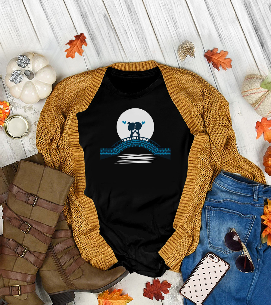 Moonlit Romantic Silhouette Lovers on Bridge T-Shirt