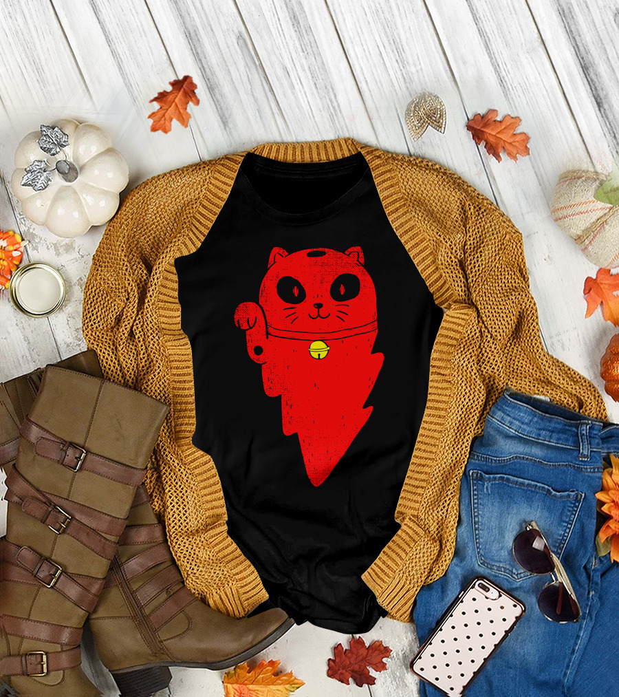 Thunder Cat Red Maneki-Neko Charm T-Shirt
