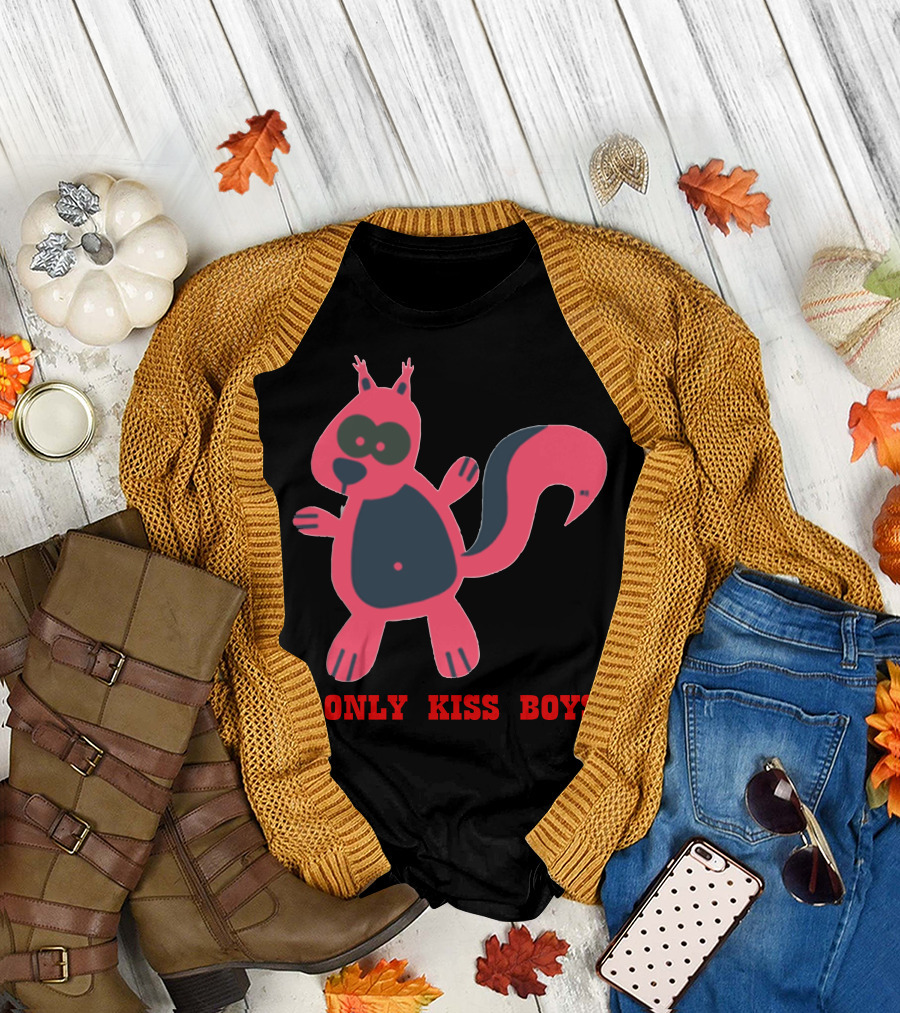 I Only Kiss Boys Pink Cartoon Squirrel Character T-Shirt