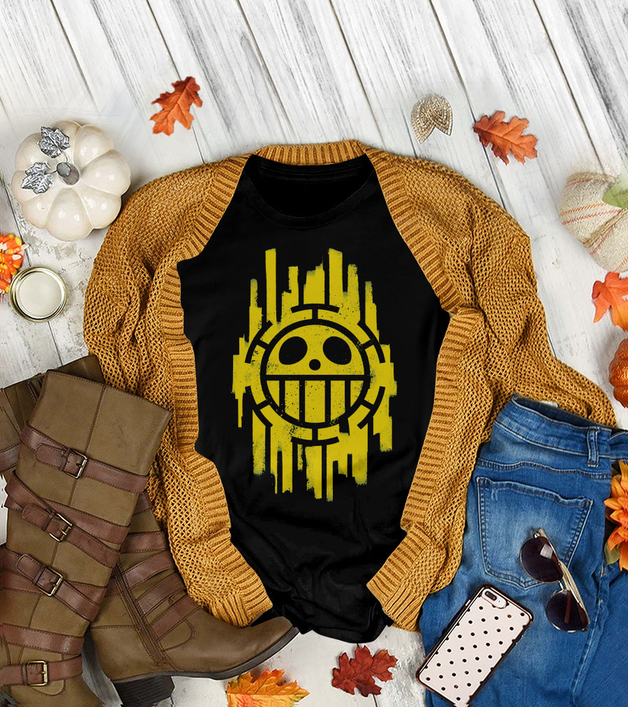 One Piece Trafalgar Law Jolly Roger Yellow Heart Pirates Emblem T-Shirt