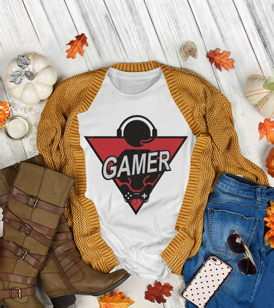 Gamer Headset Controller Triangle Red T-Shirt