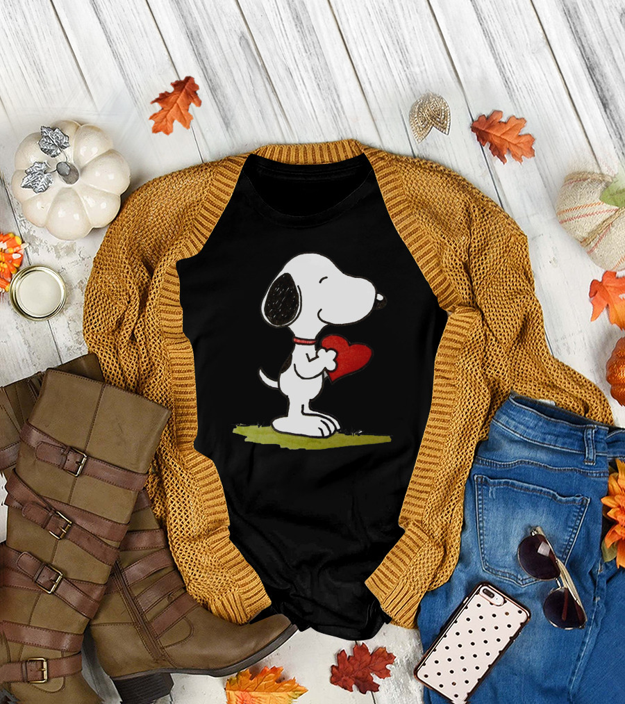 Snoopy Love Heart Hug Peanuts Cartoon T-Shirt