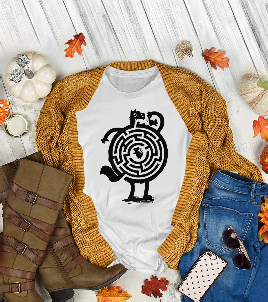 Amazing Cat Maze Eating Fish T-Shirt