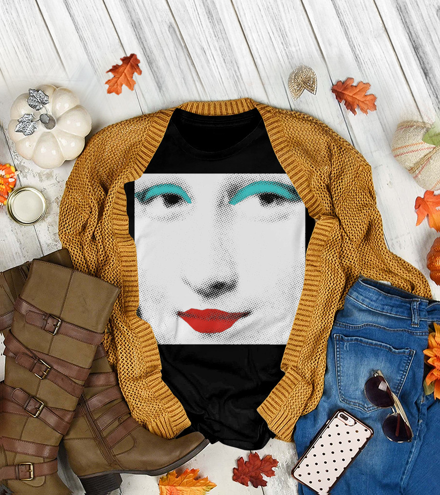 Monalisa Pop Art Portrait with Blue Eyeshadow and Red Lips T-Shirt