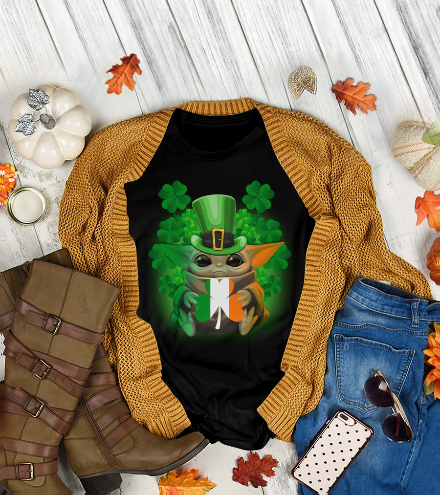 Baby Yoda Leprechaun Clover Irish Flag T-Shirt