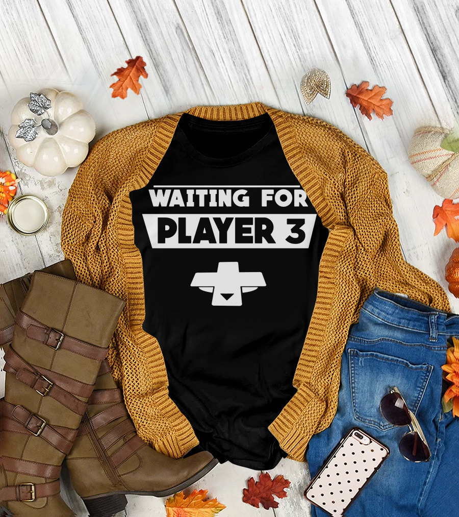 WAITING FOR PLAYER 3 PREGNANCY ANNOUNCEMENT D-PAD GAMING T-Shirt