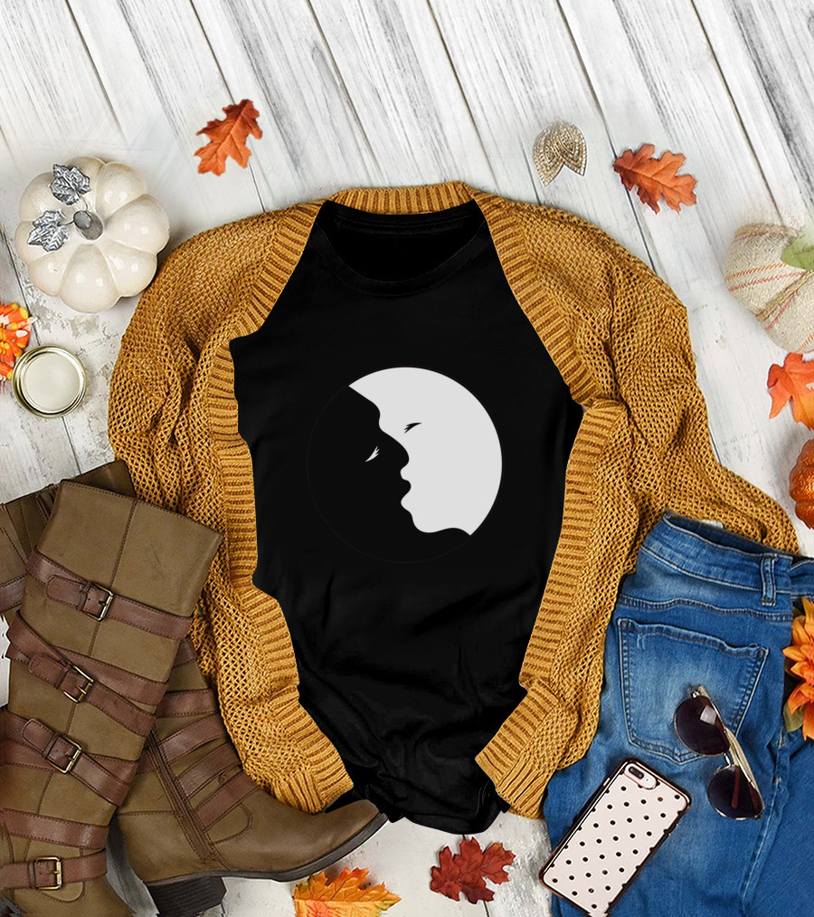 Yin And Yang Lovers Kiss Contrast Circle T-Shirt