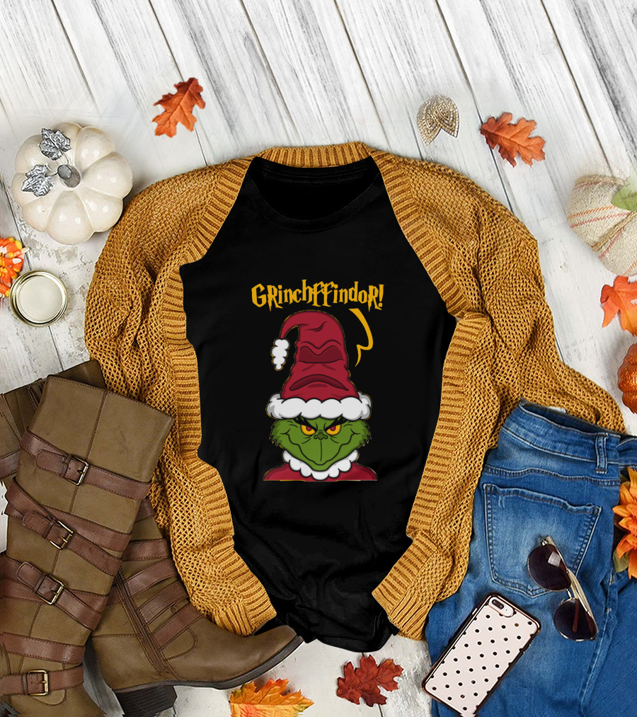 Grinchffindor Christmas Santa Hat Edwards T-Shirt