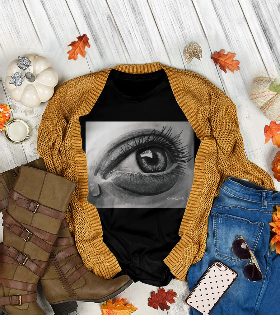 Hyper Realistic Eye @vinie_palette T-Shirt