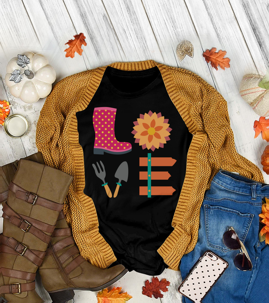 Love Farmer Polka Dot Boot Flower Garden Tools Icons T-Shirt