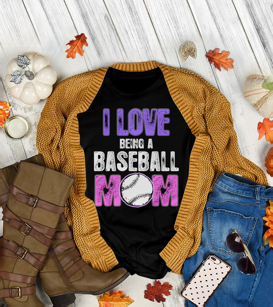 I Love Being a Baseball Mom with Baseball Graphic for T-Shirt