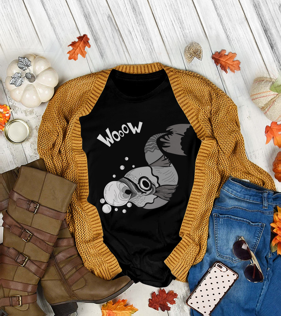 Wooow Cartoon Fish with Bubbles T-Shirt