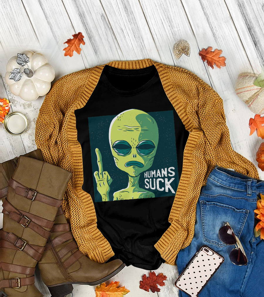 Alien Middle Finger Graphic with 'Humans Suck' Text T-Shirt
